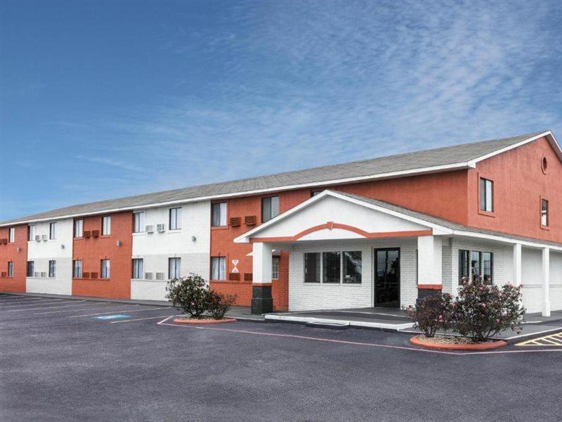 Howard Johnson by Wyndham Near Schlitterbahn New Braunfels Exterior foto