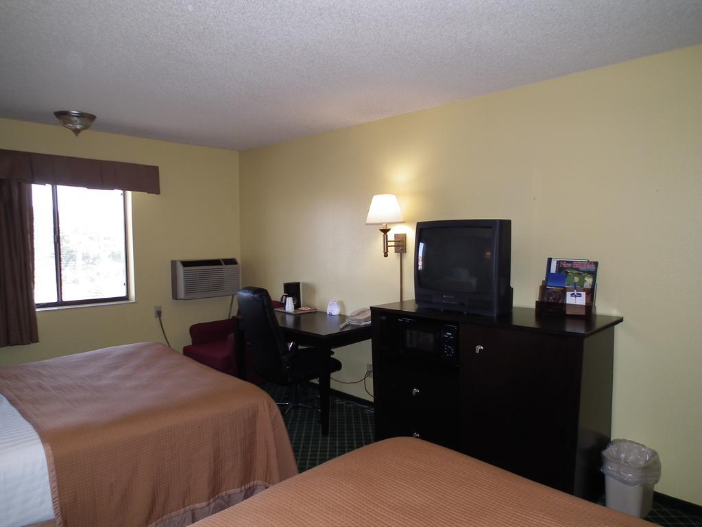 Howard Johnson by Wyndham Near Schlitterbahn New Braunfels Exterior foto