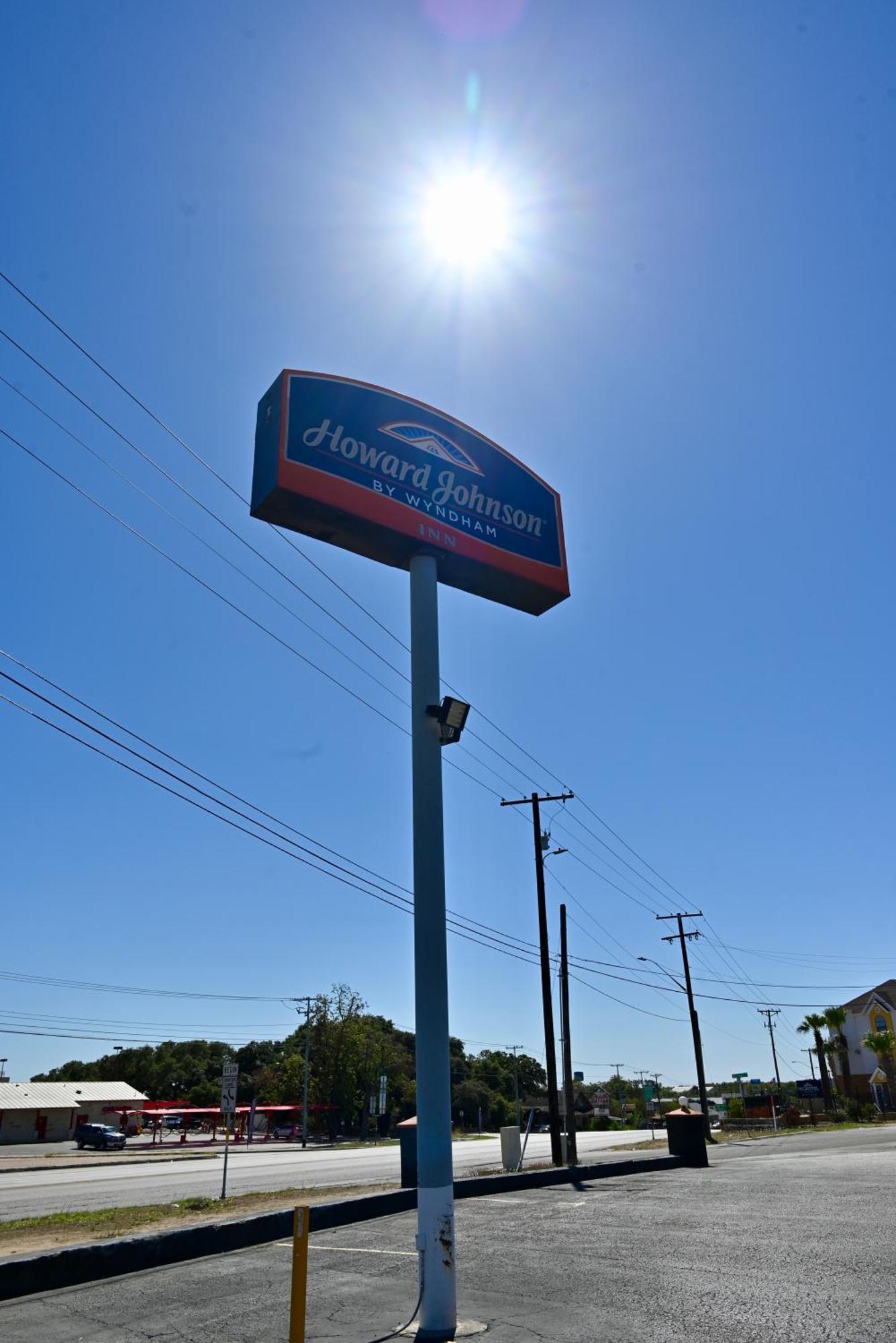 Howard Johnson by Wyndham Near Schlitterbahn New Braunfels Exterior foto