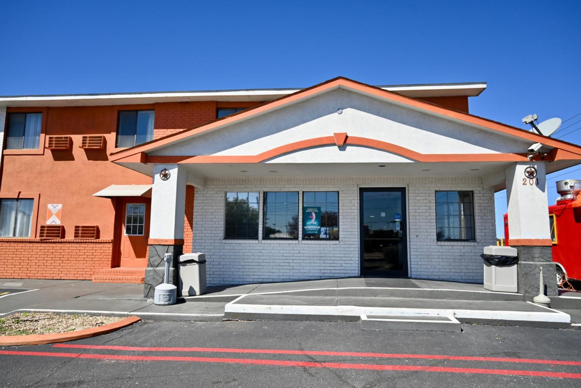 Howard Johnson by Wyndham Near Schlitterbahn New Braunfels Exterior foto